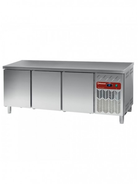 Refrigerated table, ventilated, 3 doors EN 600x400 (550L)