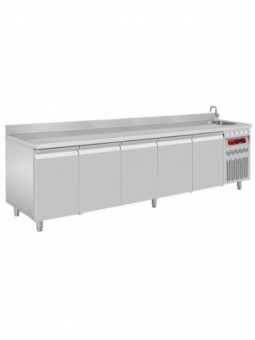 Ventilated "wall" cooling table, 5 doors GN 1/1, 700 Lit. with sink