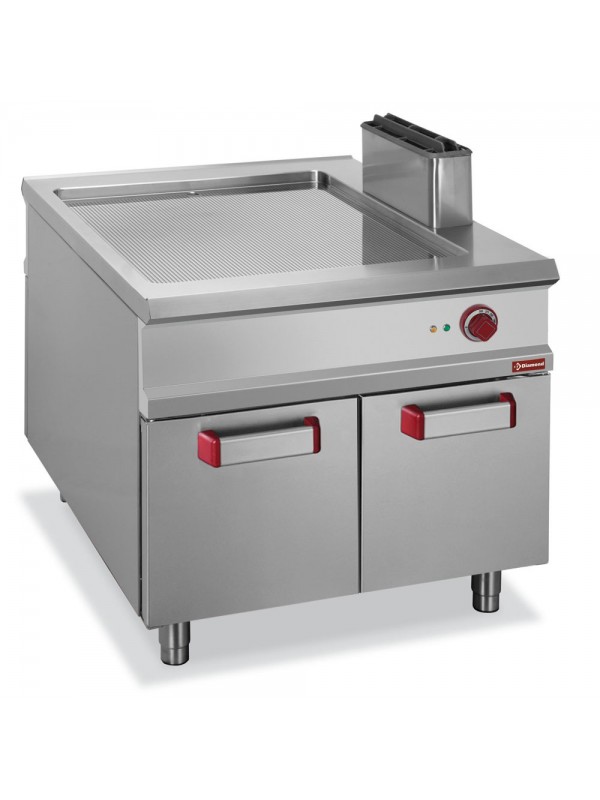 Grooved electric fry top, cupboard - PASS-THROUGH