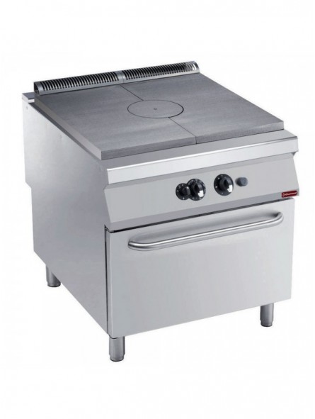 Cooker with gas cooking hob, on gas oven