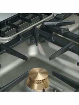 Cooker with gas cooking hob, on gas oven