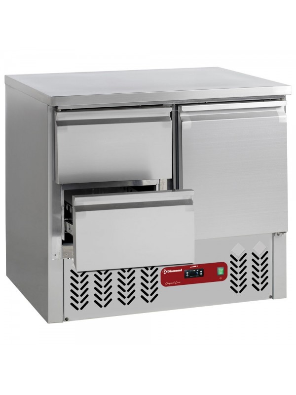 Refrigerating table composed of :