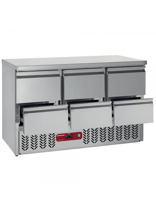 Refrigerating table composed of :