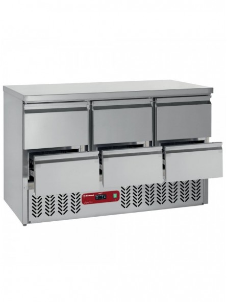 Refrigerating table composed of :