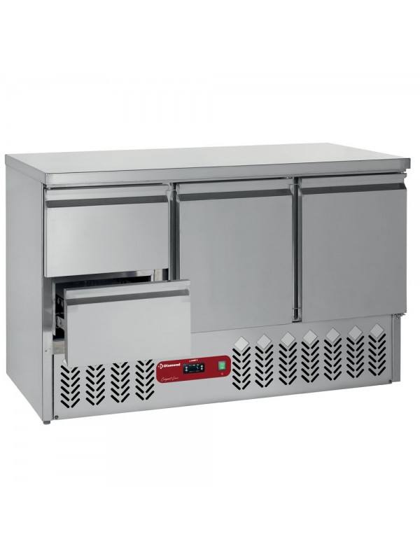 Refrigerating table composed of :