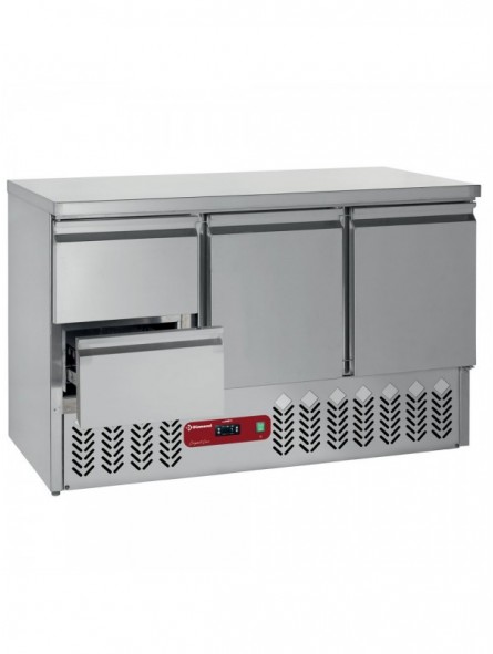 Refrigerating table composed of :