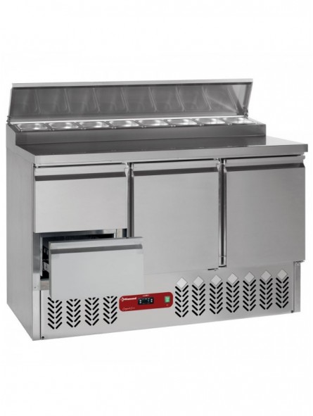 Refrigerating table composed of :