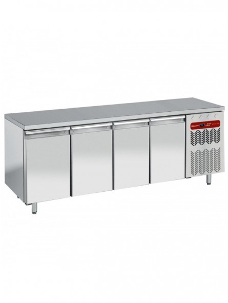Ventilated "wall' cooling table, ventilated, 4 doors GN 1/1, with sink
