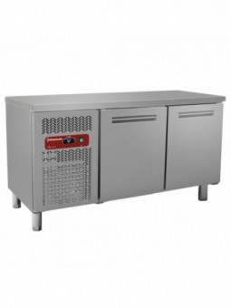 Refrigerating table composed of :