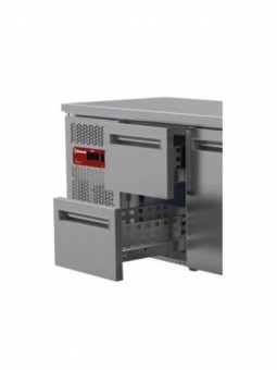 Refrigerating table composed of :