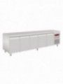 Refrigerating table composed of :
