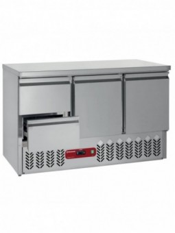 Refrigerating table composed of :