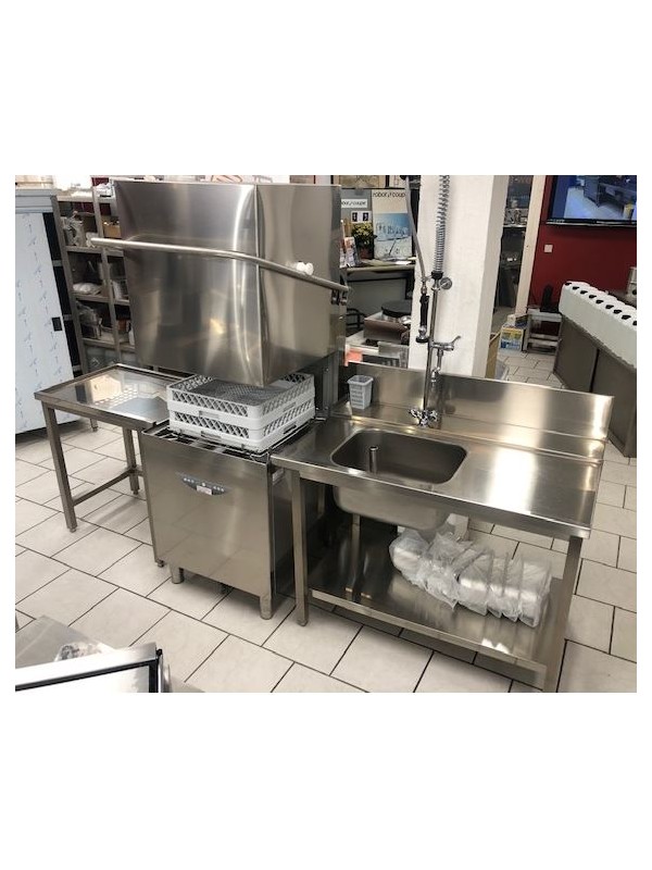 Ensemble lave-vaisselle à capot avec tables et douchette