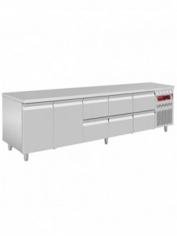 Refrigerating table composed of :