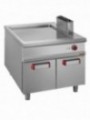 Grooved electric fry top, cupboard - PASS-THROUGH