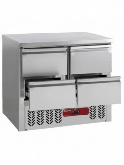 Refrigerating table composed of :