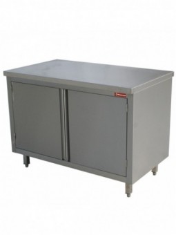 Table sur armoire, portes battantes