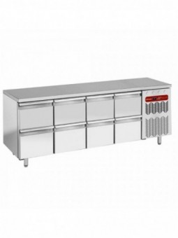 Refrigerating table composed of :