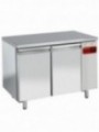 Refrigerating table composed of :