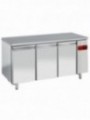Refrigerating table composed of :