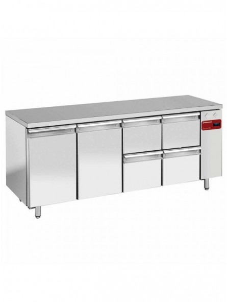 Refrigerating table composed of :