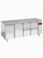 Refrigerating table composed of :
