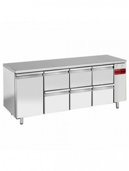 Refrigerating table composed of :